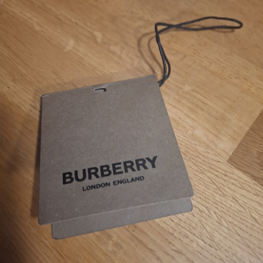 Burberry Logo Silicone Keyring and Charm - Picture 7 of 13